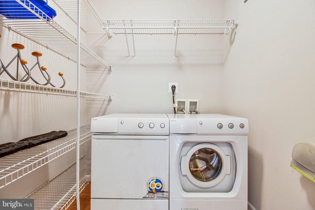 7333 NEW HAMPSHIRE AVENUE Unit: 420W