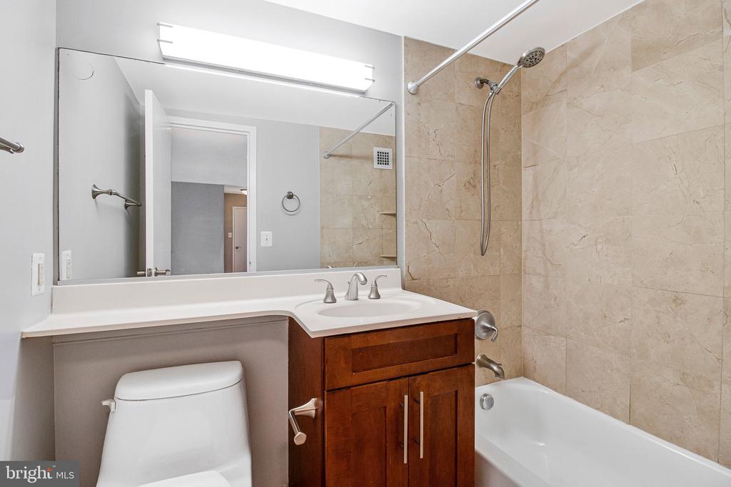 7333 NEW HAMPSHIRE AVENUE Unit: 420W