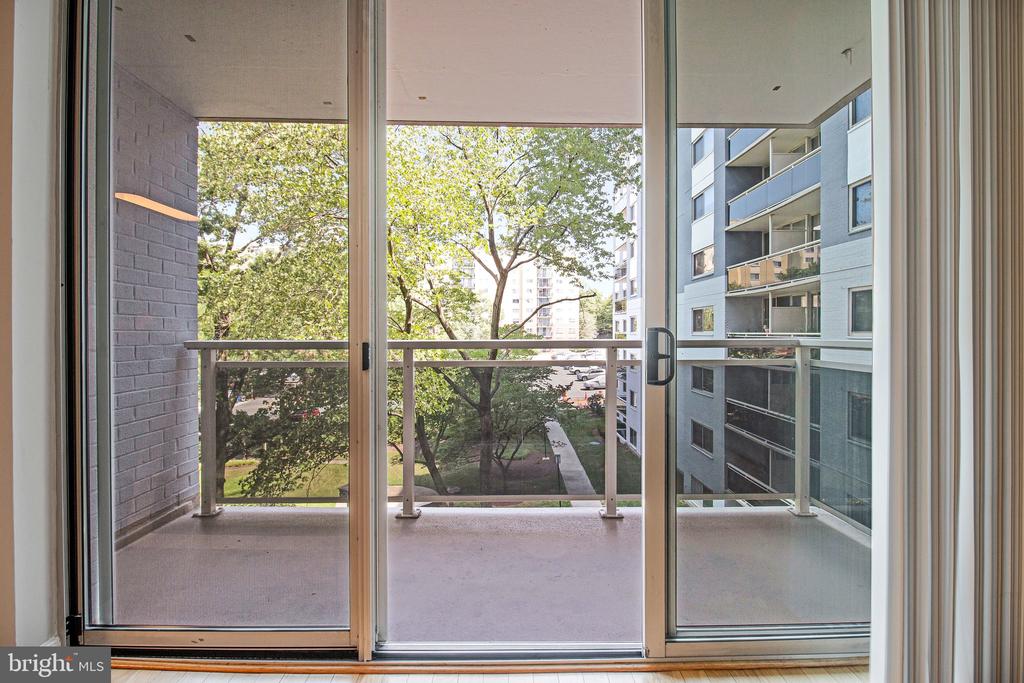 7333 NEW HAMPSHIRE AVENUE Unit: 420W