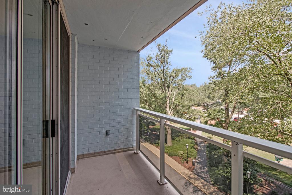 7333 NEW HAMPSHIRE AVENUE Unit: 420W