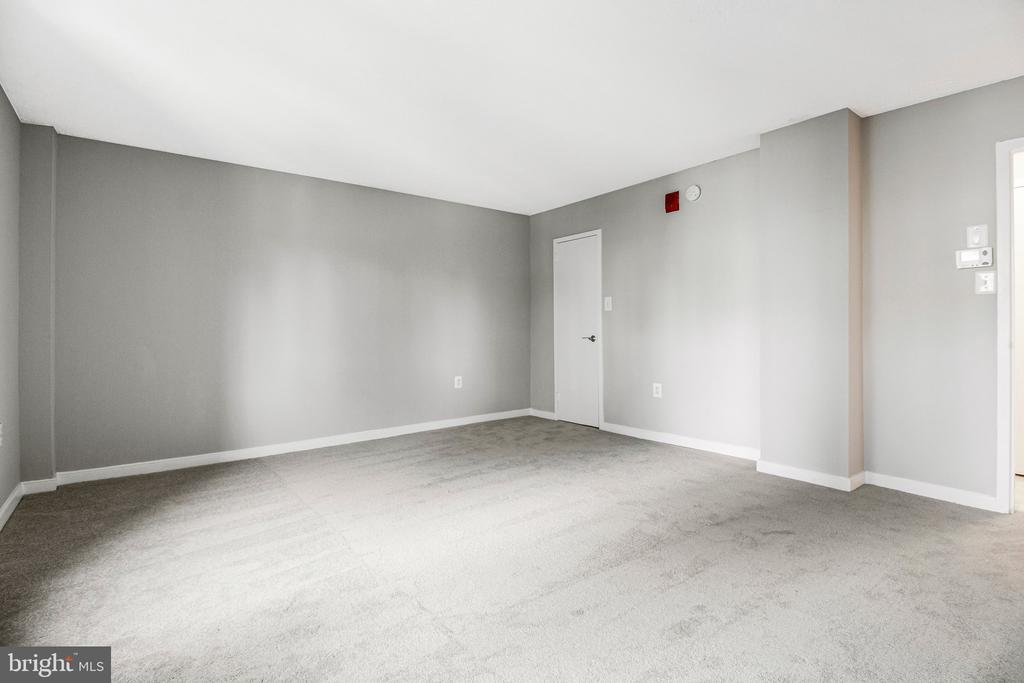 7333 NEW HAMPSHIRE AVENUE Unit: 420W