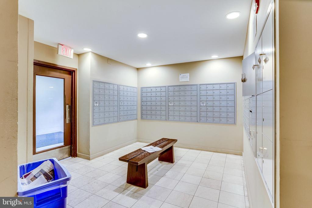 7333 NEW HAMPSHIRE AVENUE Unit: 420W