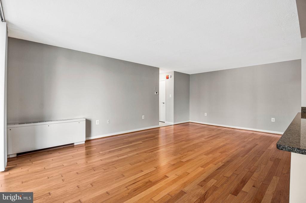 7333 NEW HAMPSHIRE AVENUE Unit: 420W