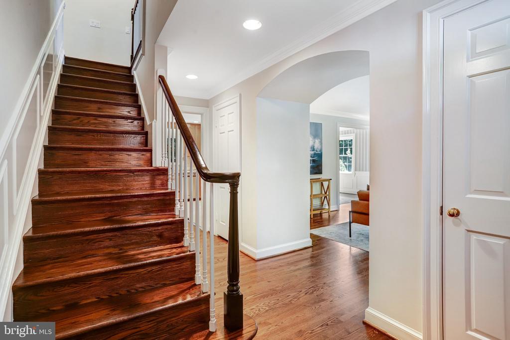 10605 GAINSBOROUGH ROAD