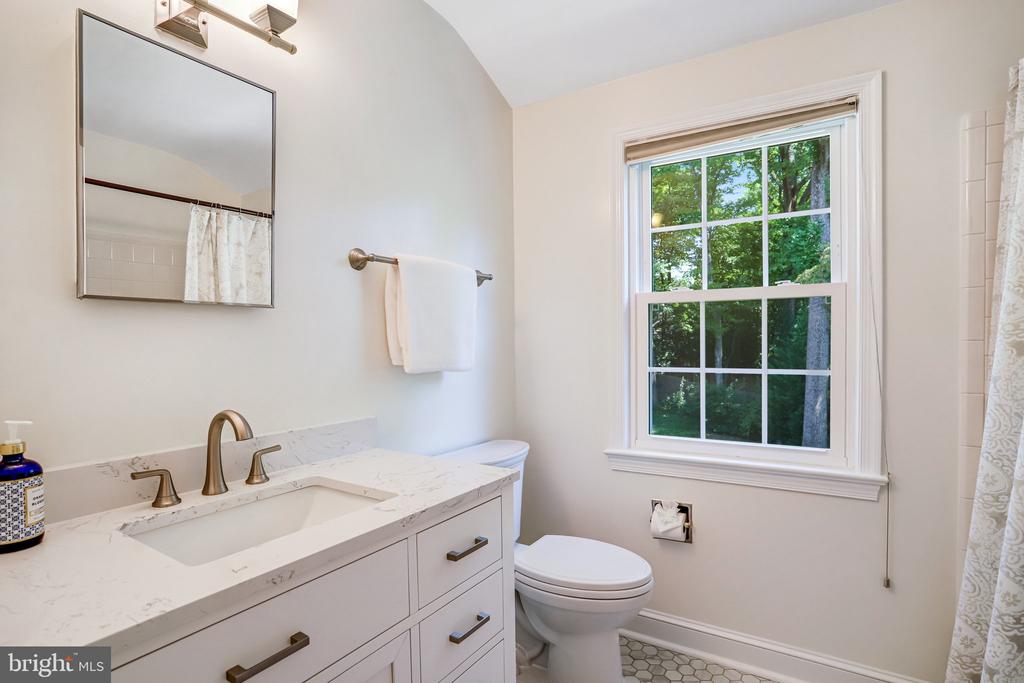 10605 GAINSBOROUGH ROAD