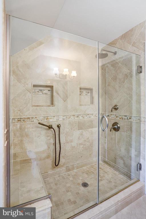 10605 GAINSBOROUGH ROAD