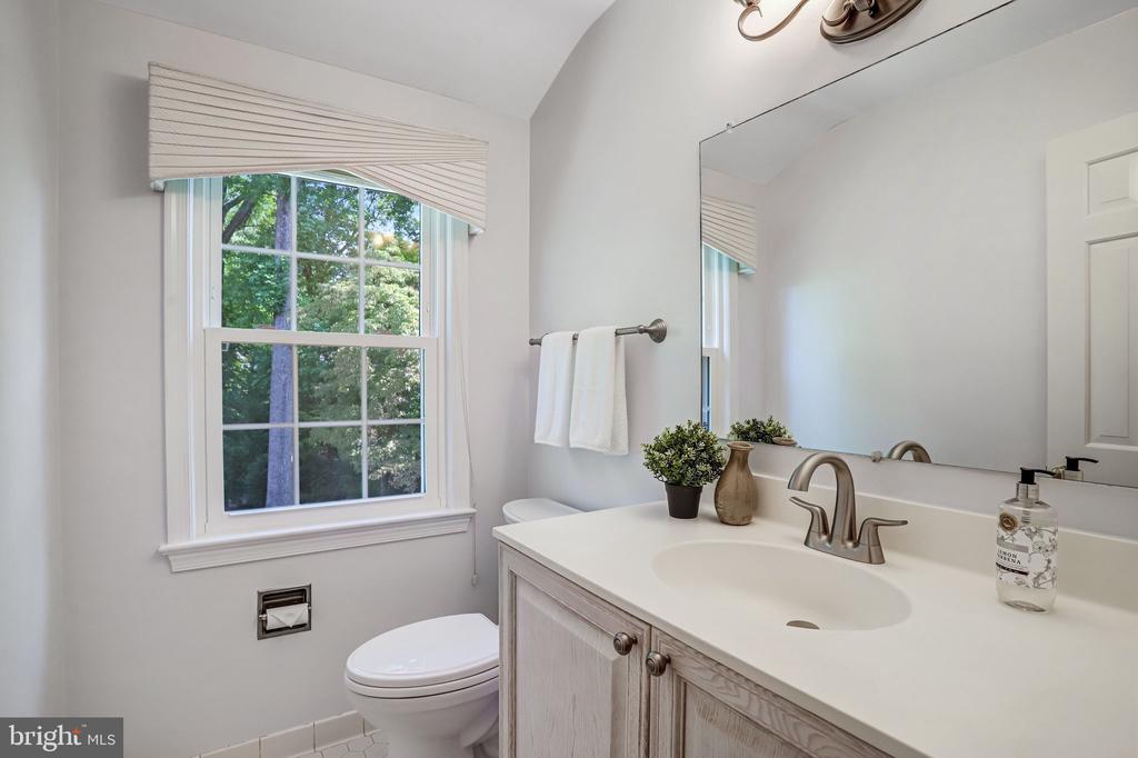 10605 GAINSBOROUGH ROAD