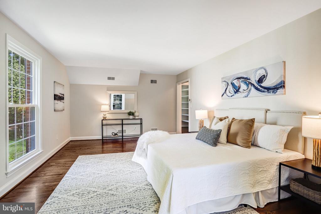 10605 GAINSBOROUGH ROAD