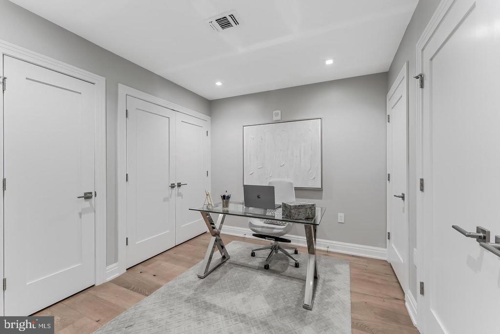 8551 CONNECTICUT AVENUE Unit: 311