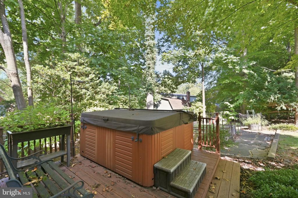 5711 CHESHIRE DRIVE