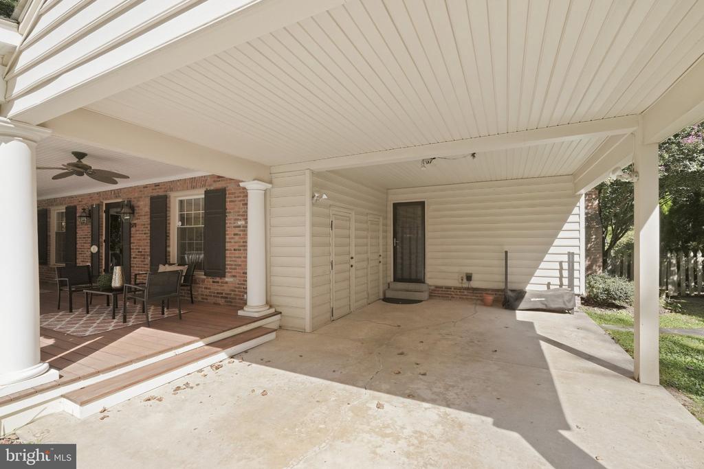 5711 CHESHIRE DRIVE
