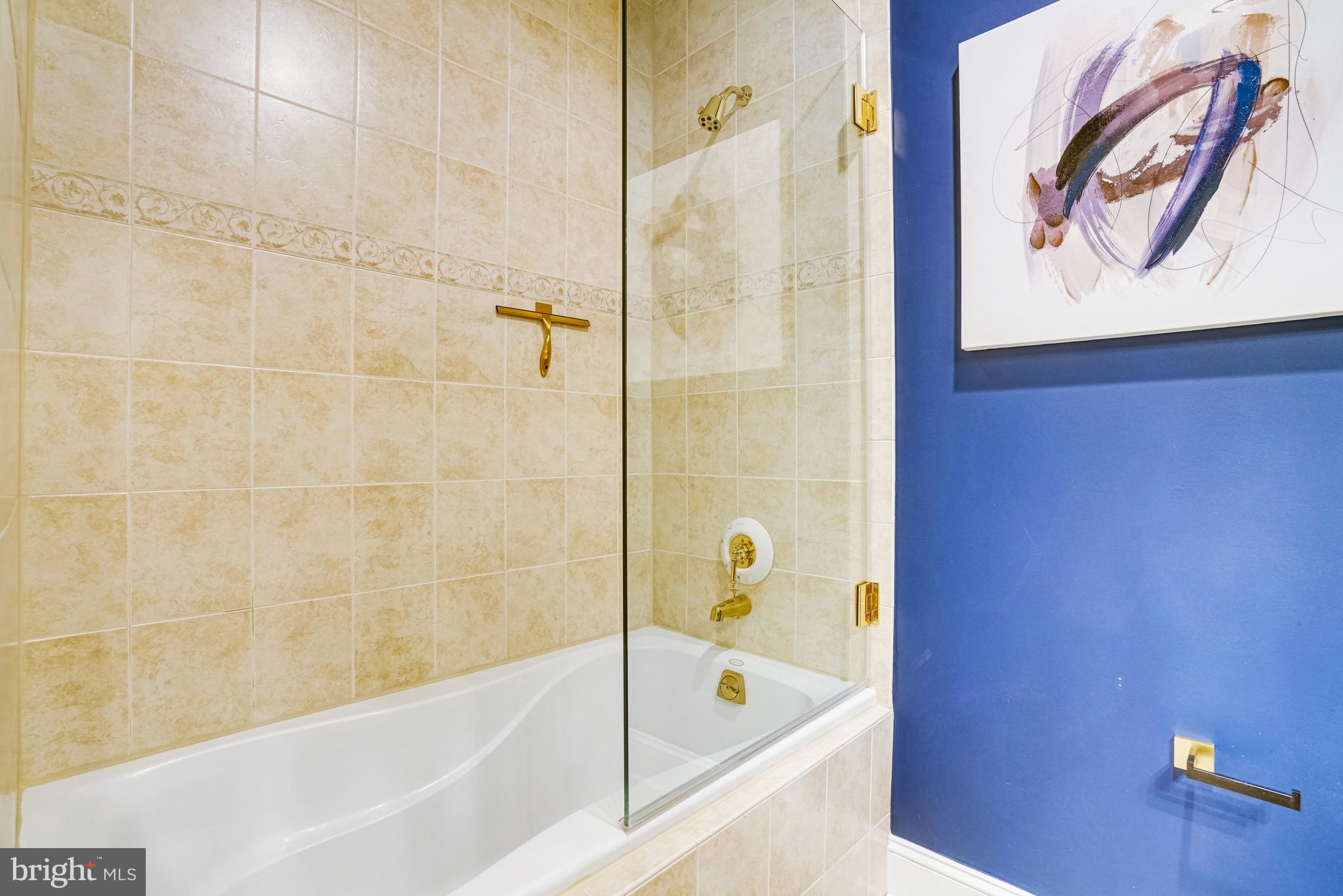 2801 Langston Blvd #305
