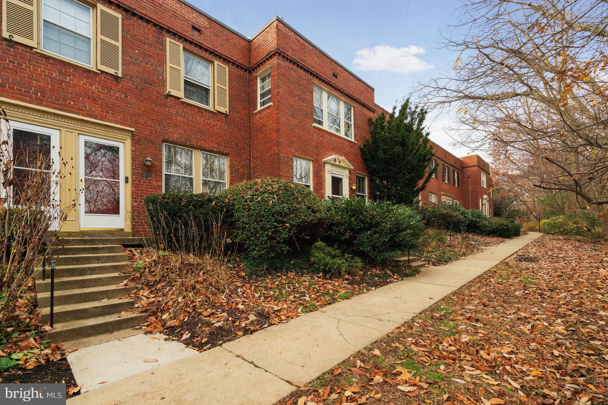 1500 S BARTON STREET 595