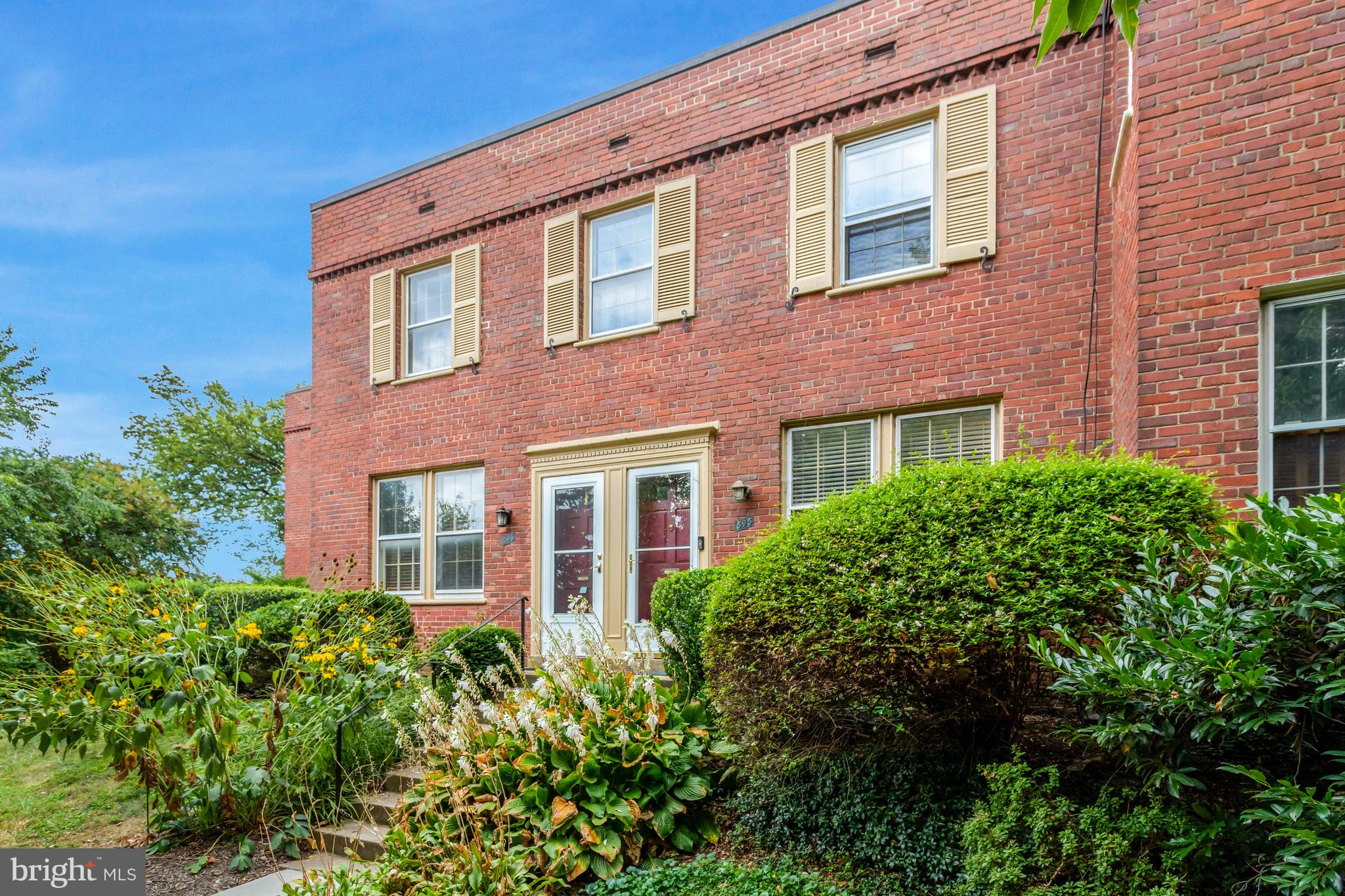 1500 S BARTON STREET 595