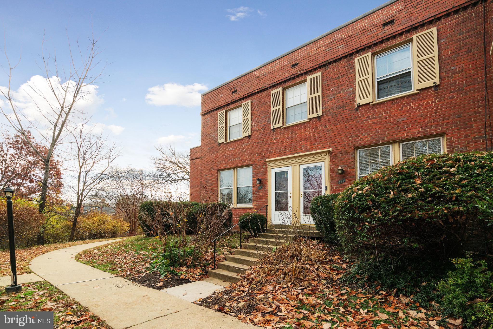 1500 S BARTON STREET 595