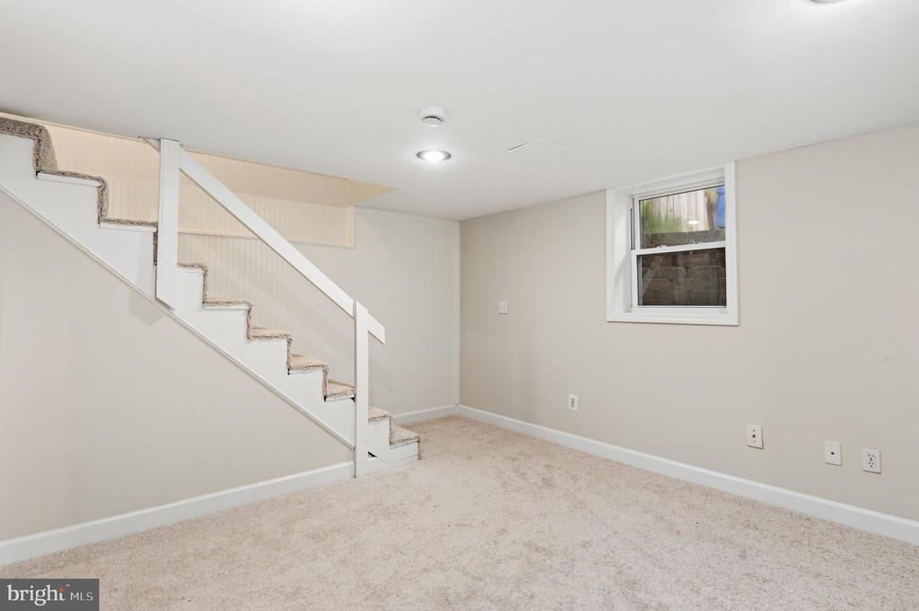 1220 N LIVINGSTON STREET
