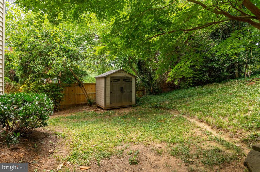1220 N LIVINGSTON STREET