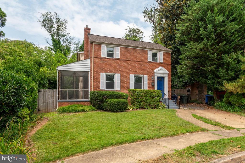 1220 N LIVINGSTON STREET