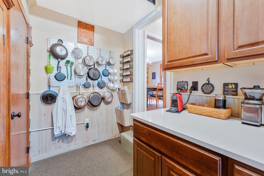 3764 N DUMBARTON STREET