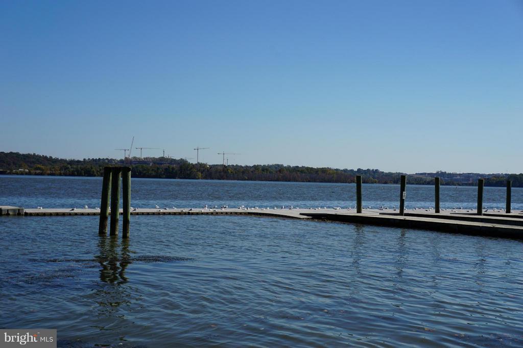 826 RIVERGATE PLACE