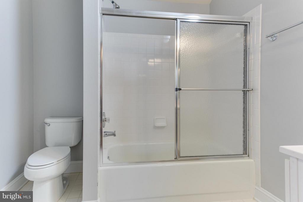 826 RIVERGATE PLACE