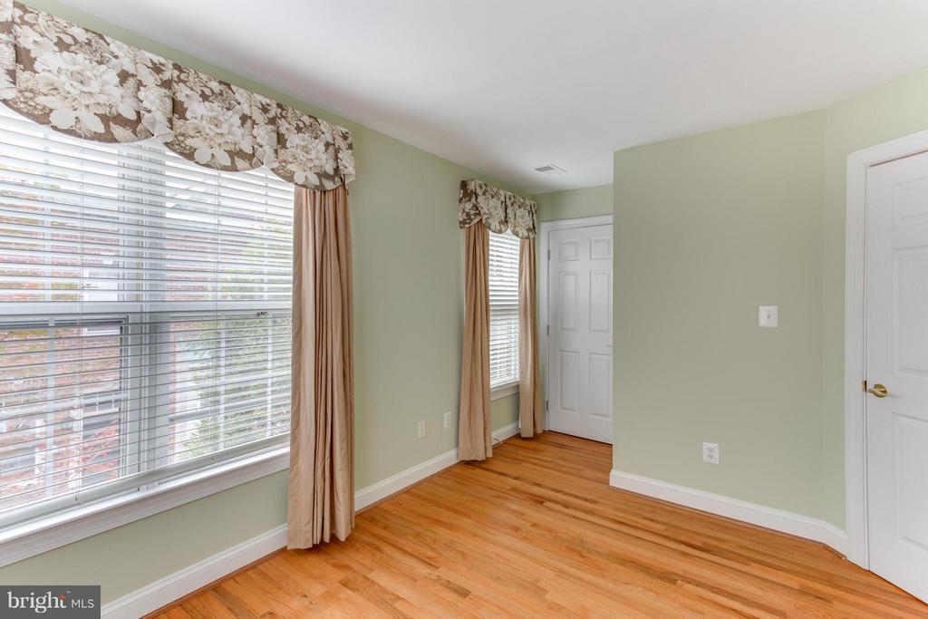 826 RIVERGATE PLACE