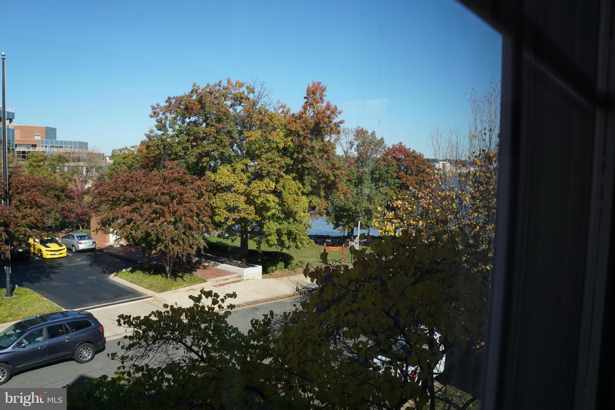 826 RIVERGATE PLACE