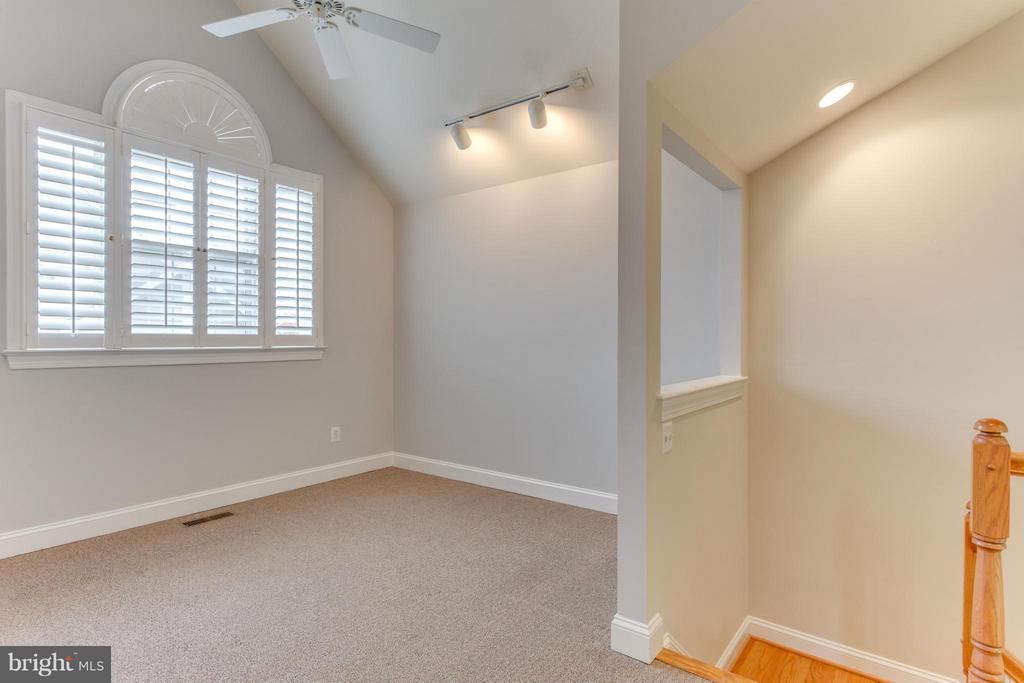 826 RIVERGATE PLACE