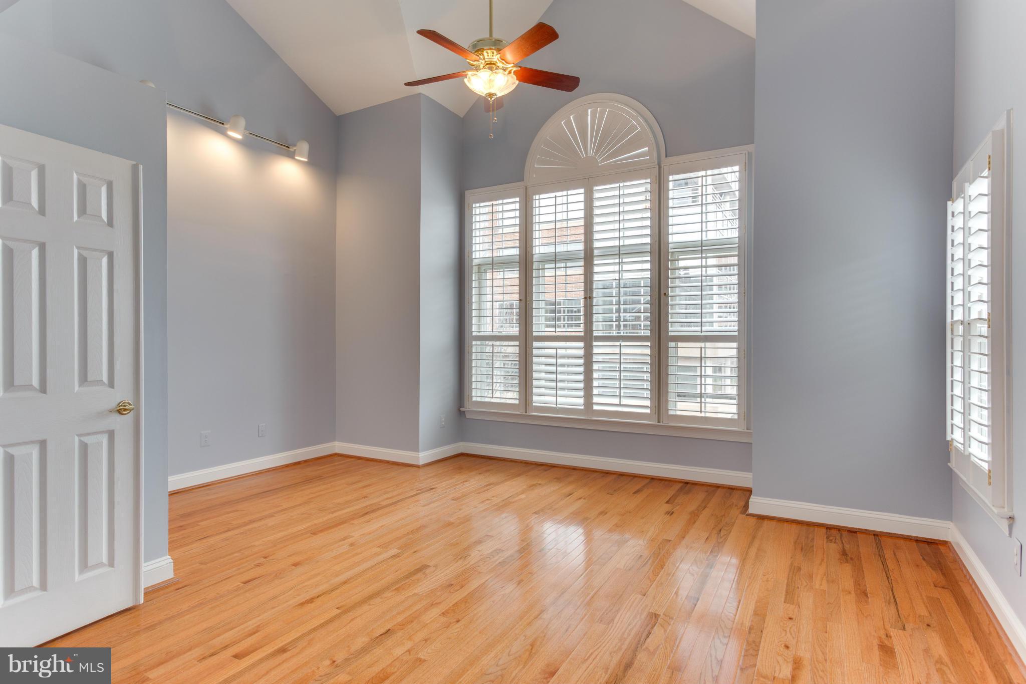 826 RIVERGATE PLACE