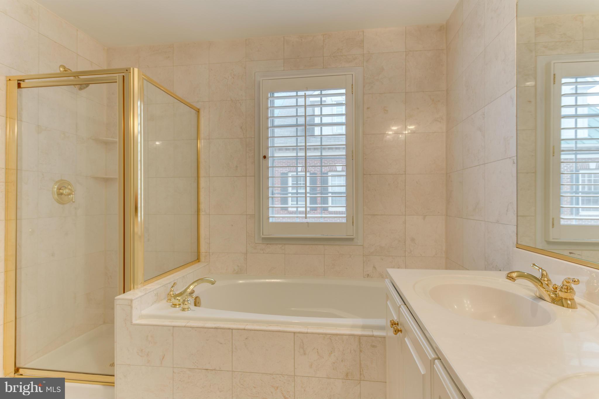 826 RIVERGATE PLACE