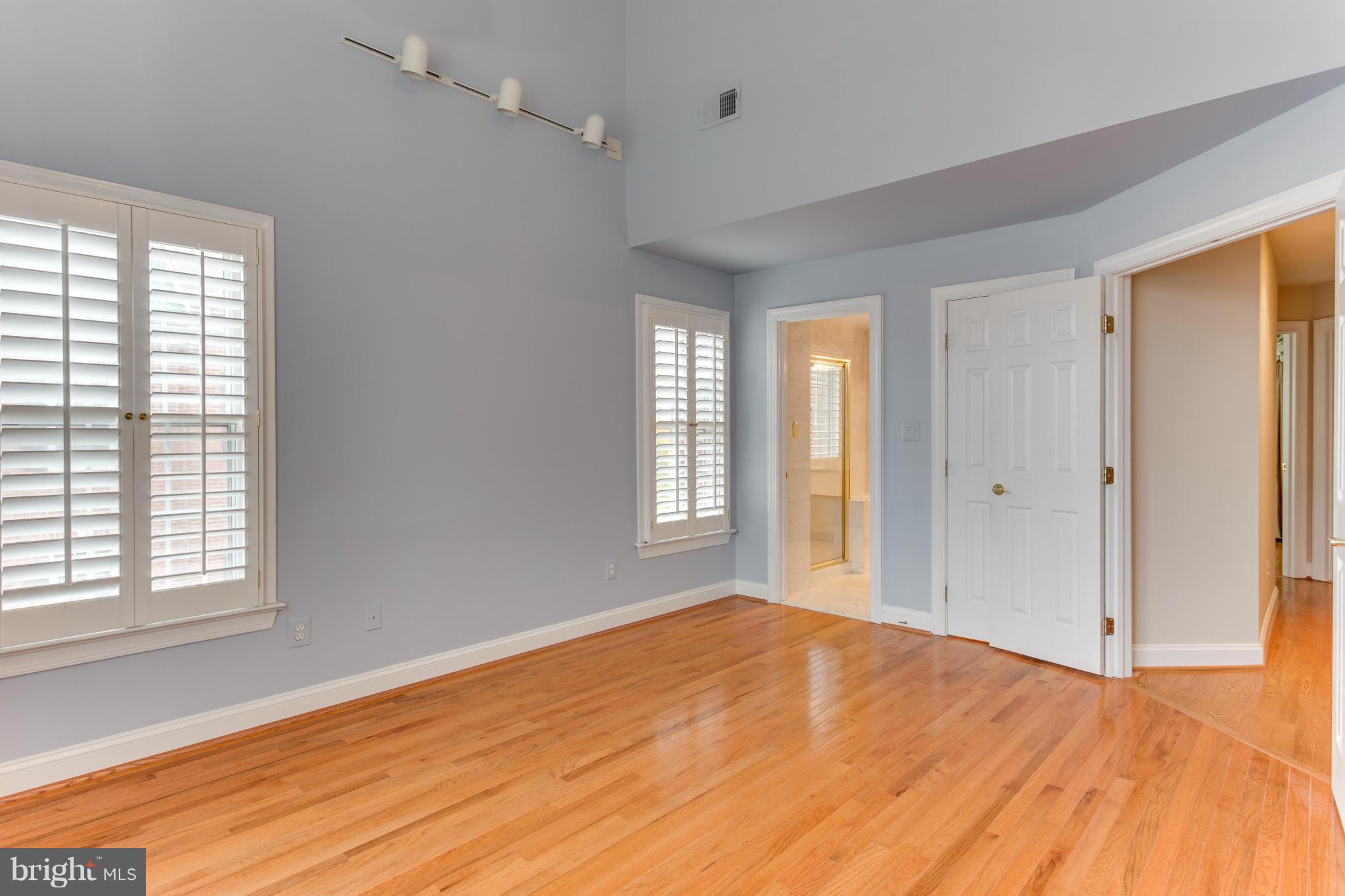 826 RIVERGATE PLACE