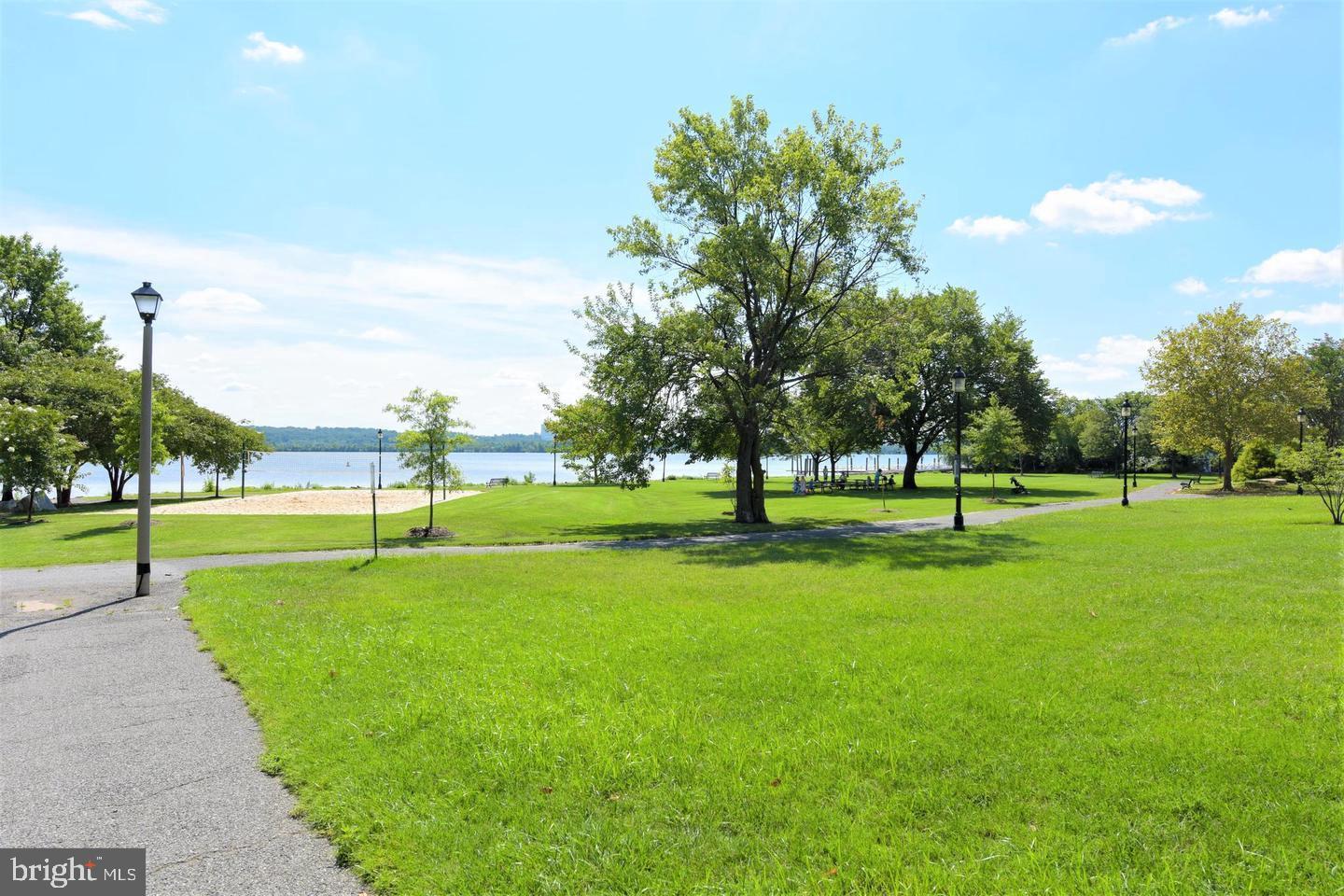 826 RIVERGATE PLACE
