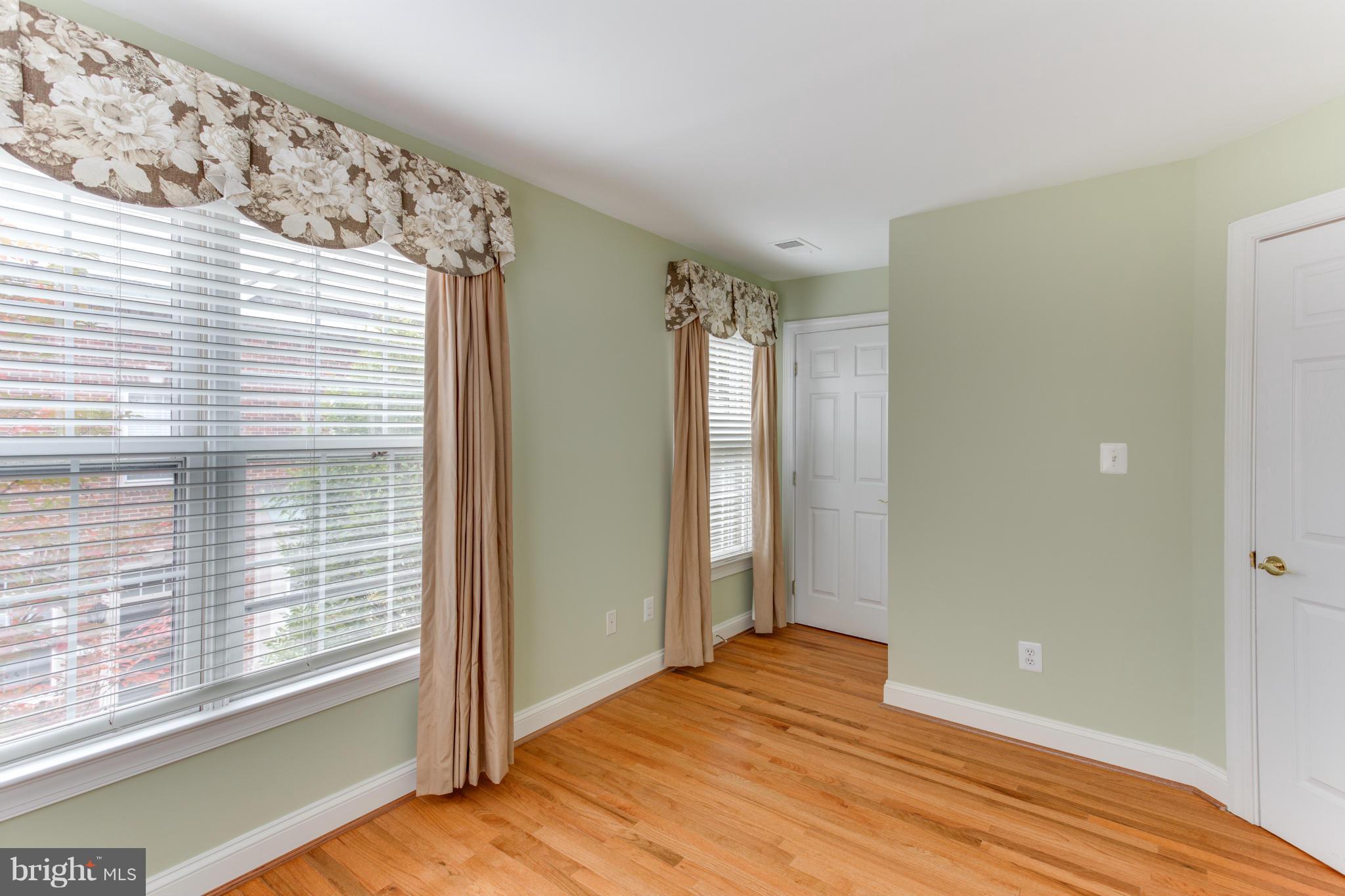 826 RIVERGATE PLACE
