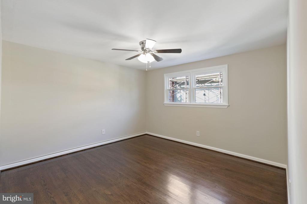 504 E ALEXANDRIA AVENUE 4