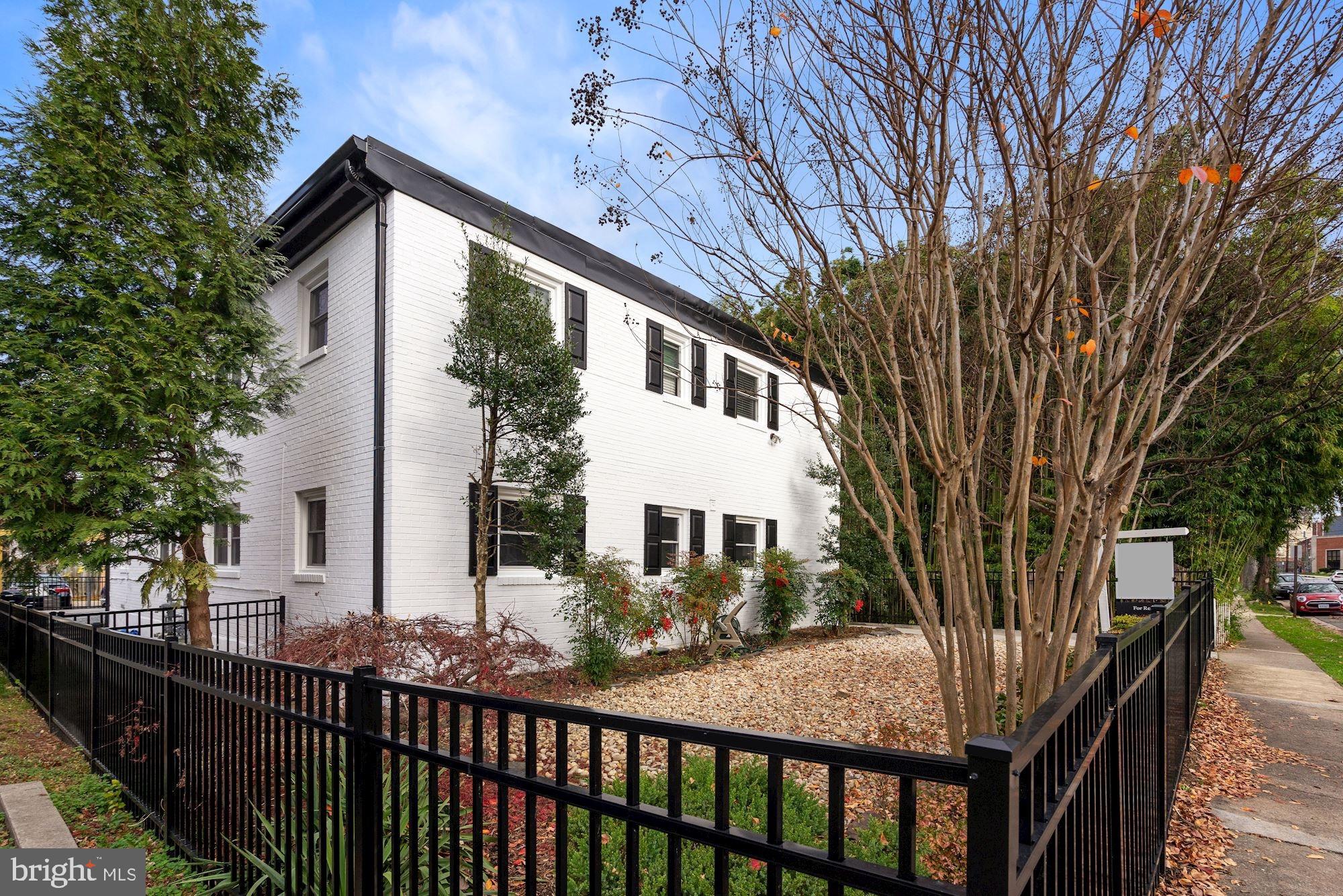 504 E ALEXANDRIA AVENUE 4