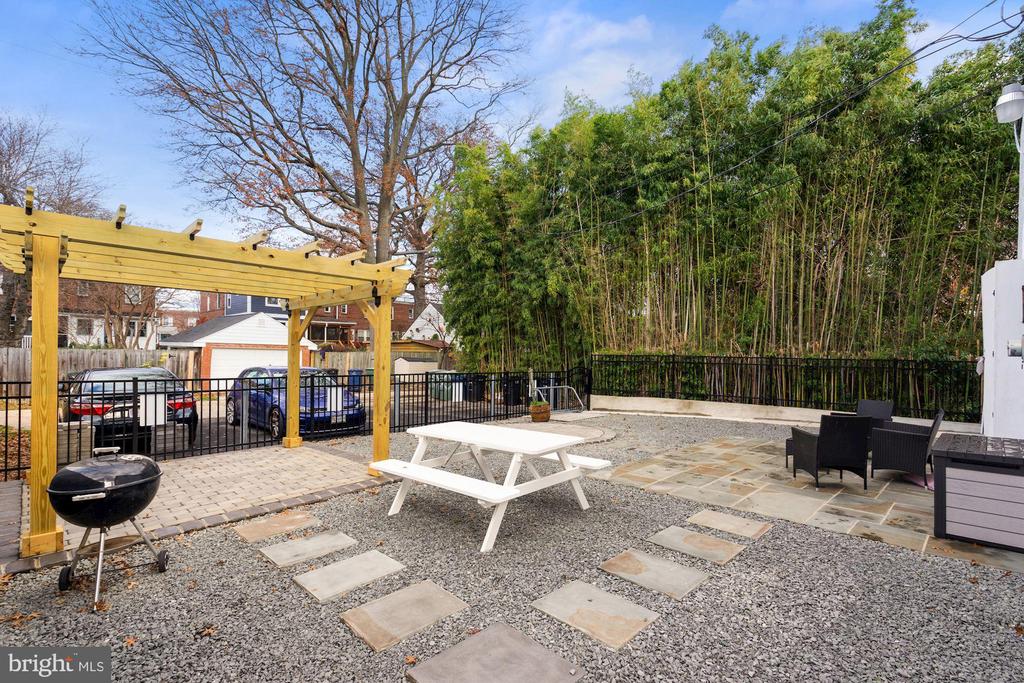 504 E ALEXANDRIA AVENUE 4