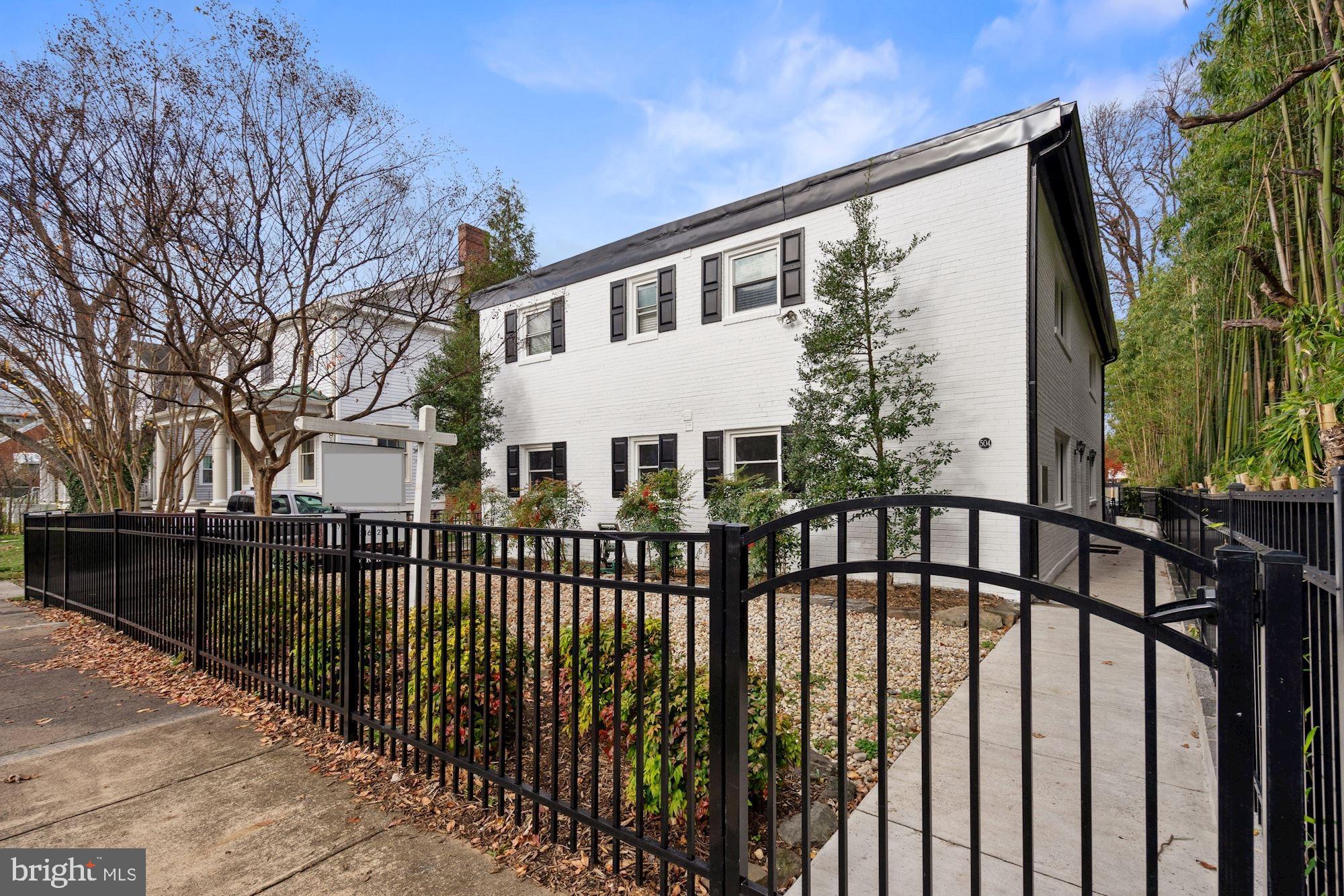 504 E ALEXANDRIA AVENUE 4