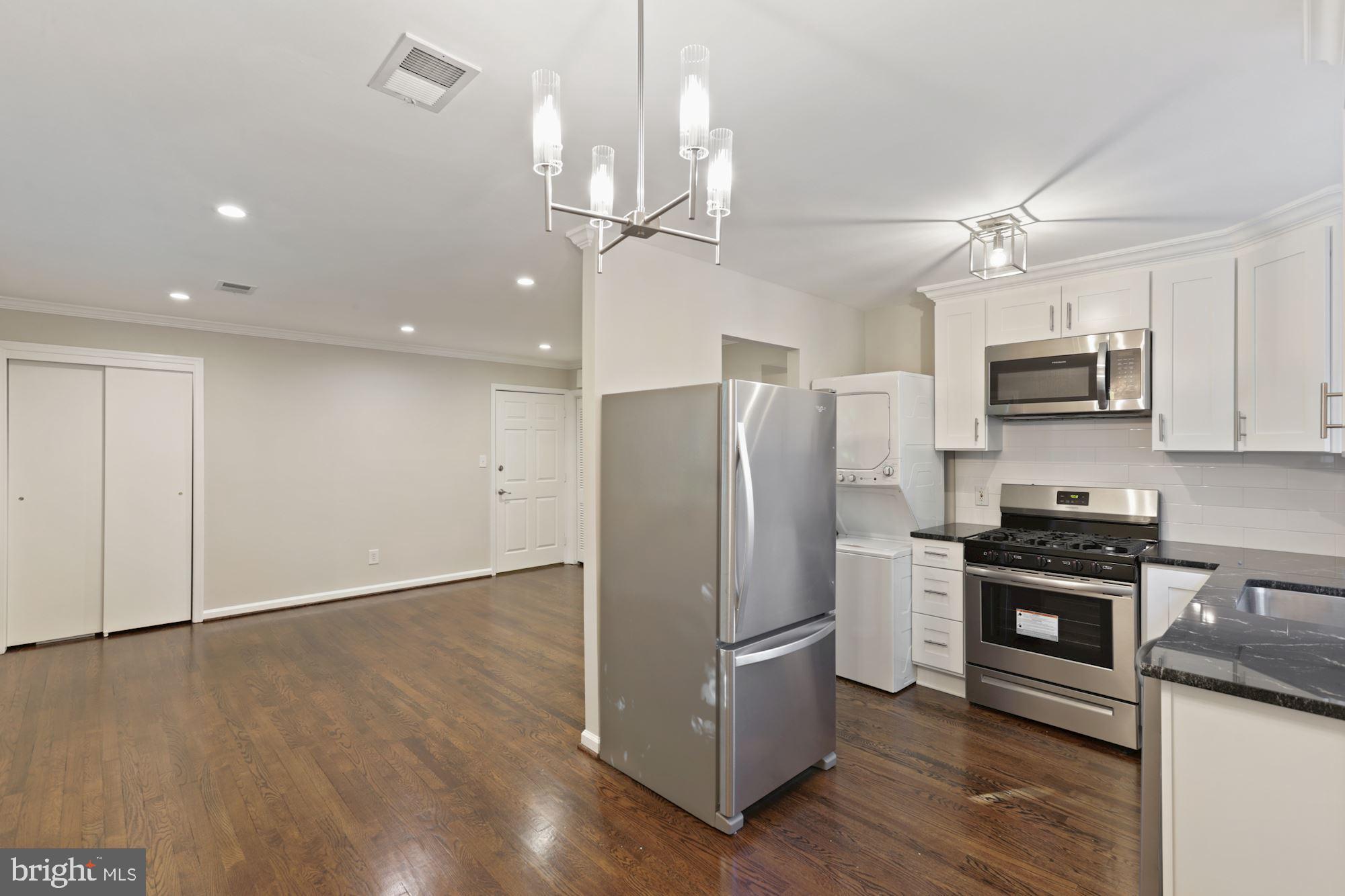 504 E ALEXANDRIA AVENUE 4