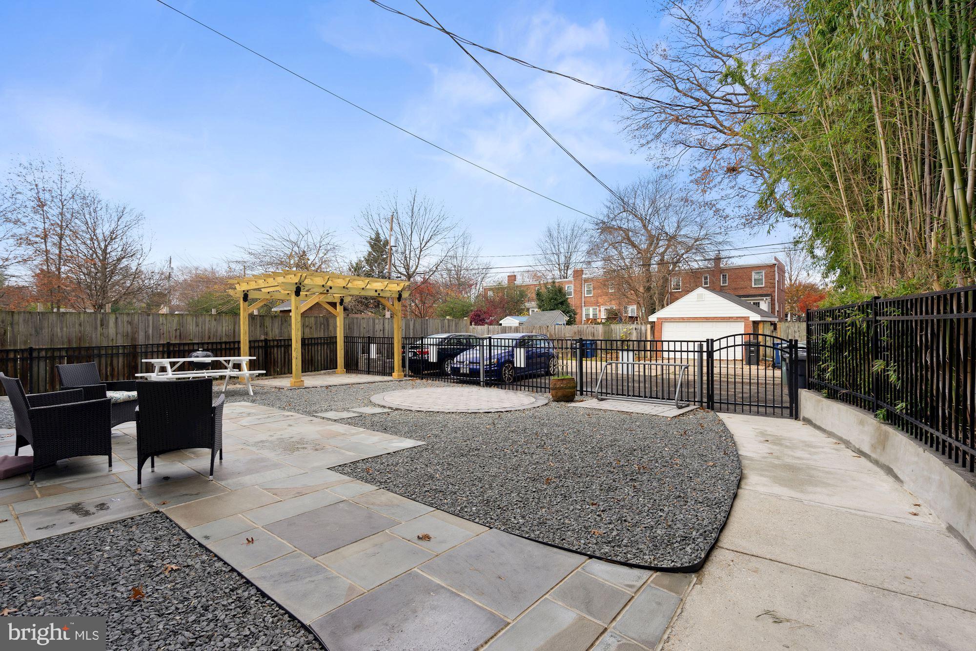 504 E ALEXANDRIA AVENUE 4