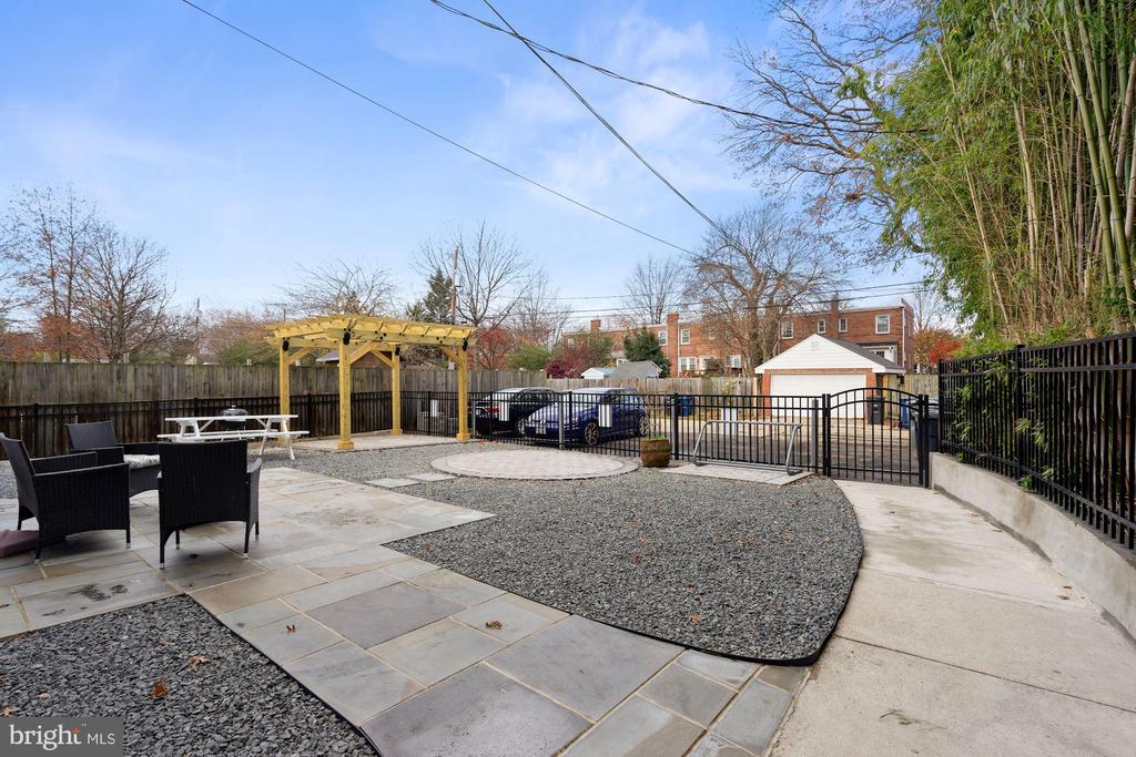 504 E ALEXANDRIA AVENUE 4