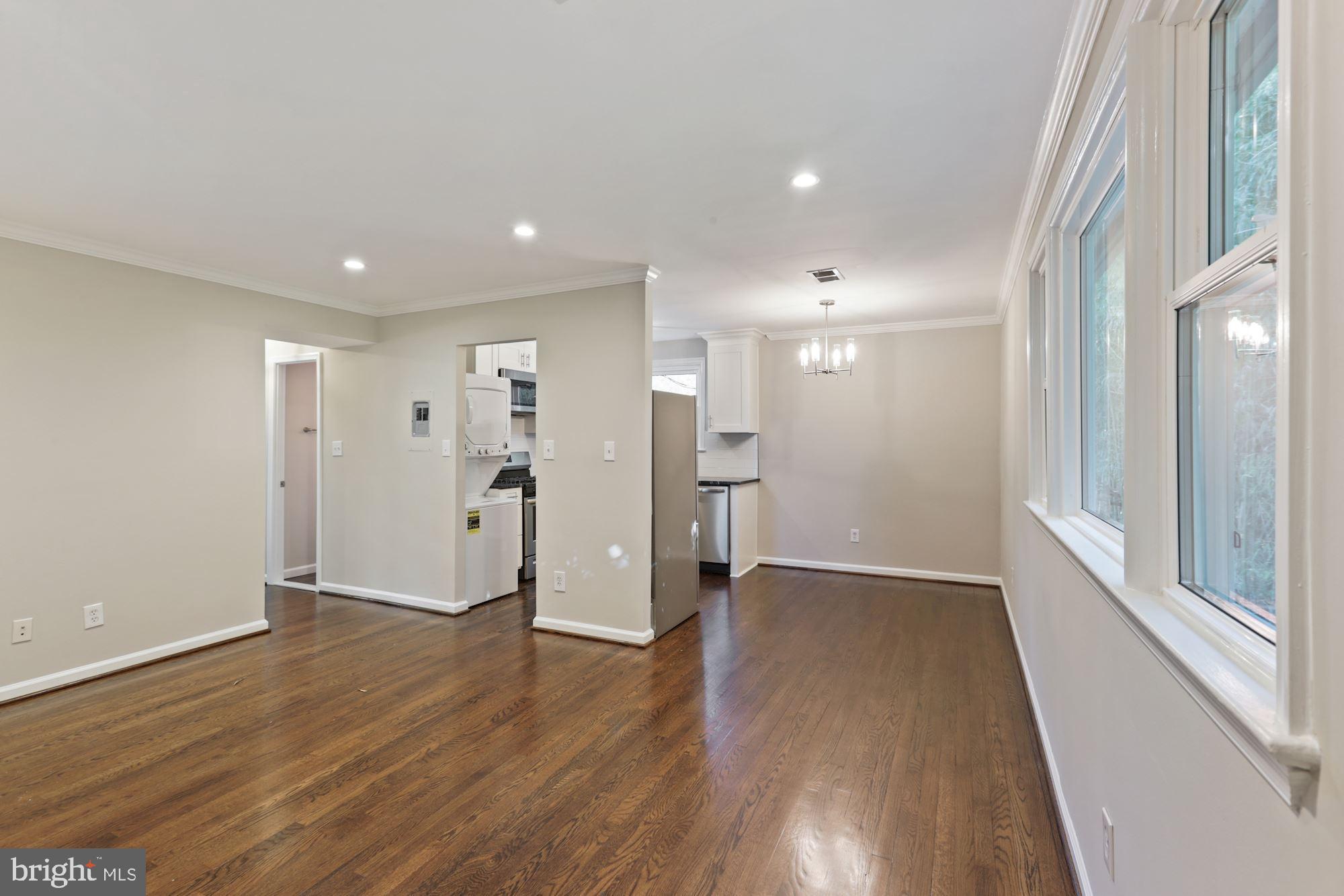 504 E ALEXANDRIA AVENUE 4
