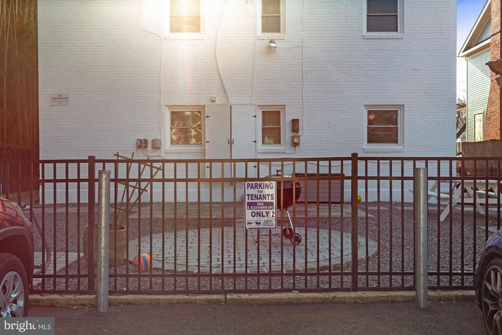 504 E ALEXANDRIA AVENUE Unit: 2