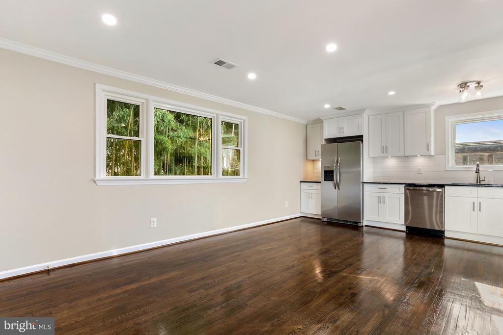 504 E ALEXANDRIA AVENUE Unit: 2