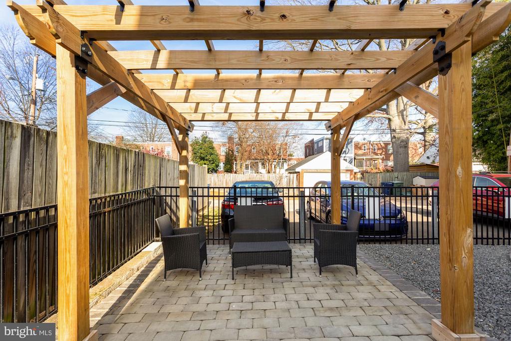 504 E ALEXANDRIA AVENUE Unit: 2