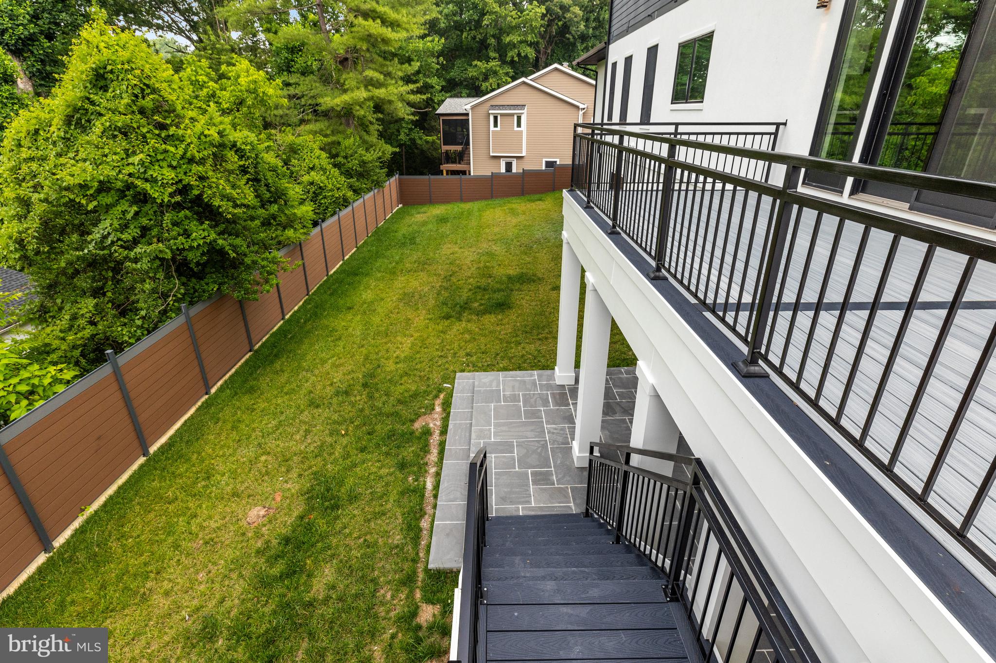 1440 OAKVIEW DRIVE