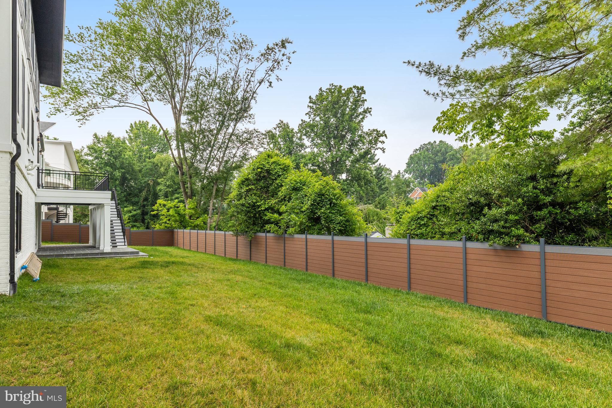 1440 OAKVIEW DRIVE