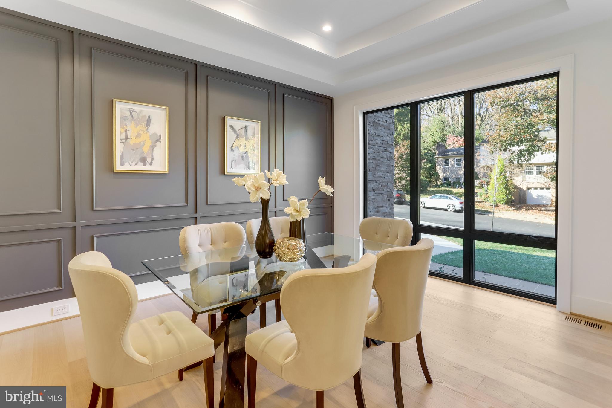1564 Forest Villa LANE