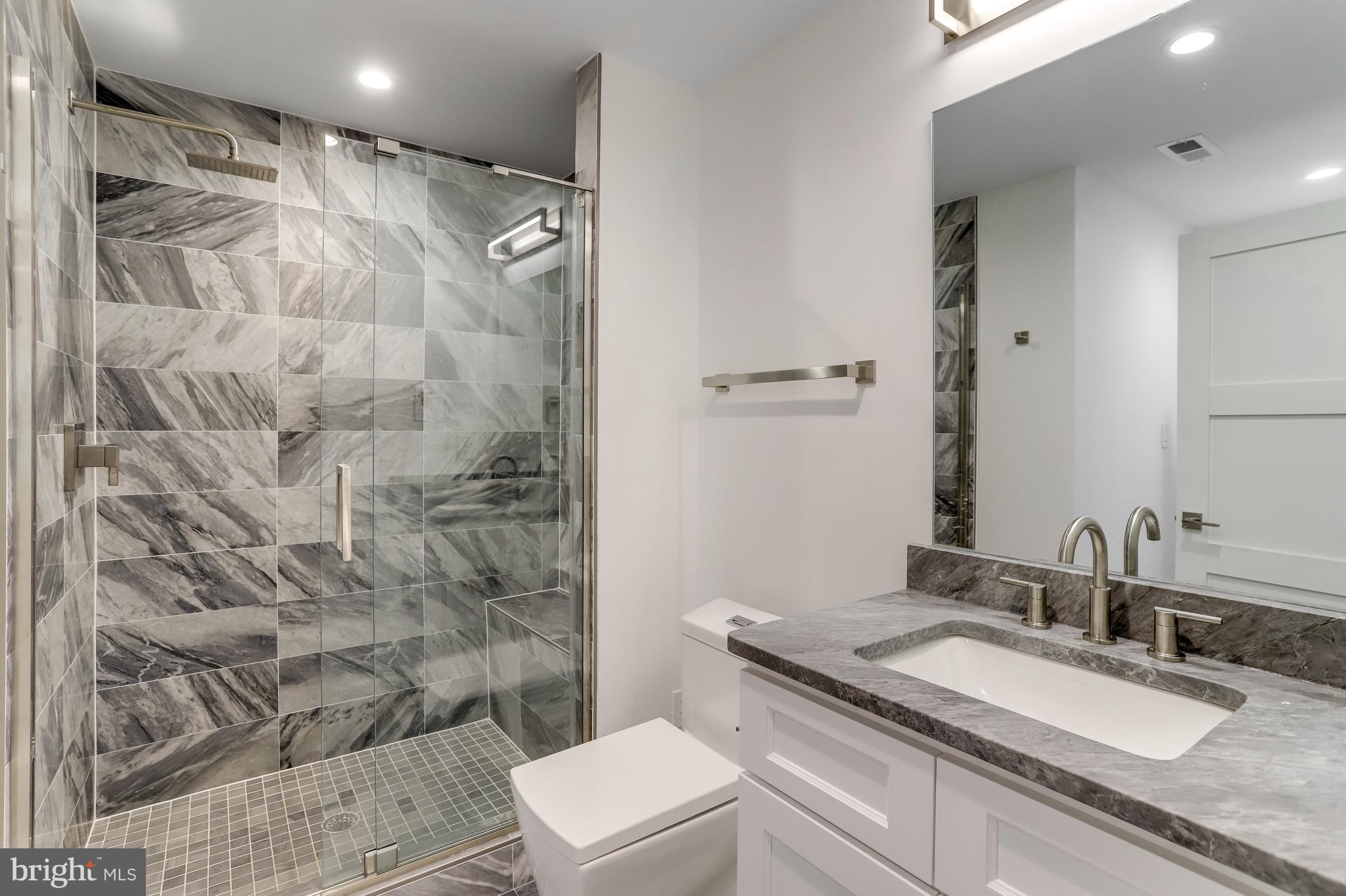 1564 Forest Villa LANE