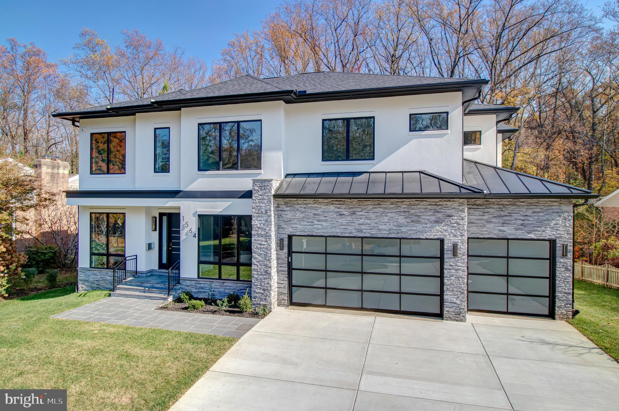1564 Forest Villa LANE