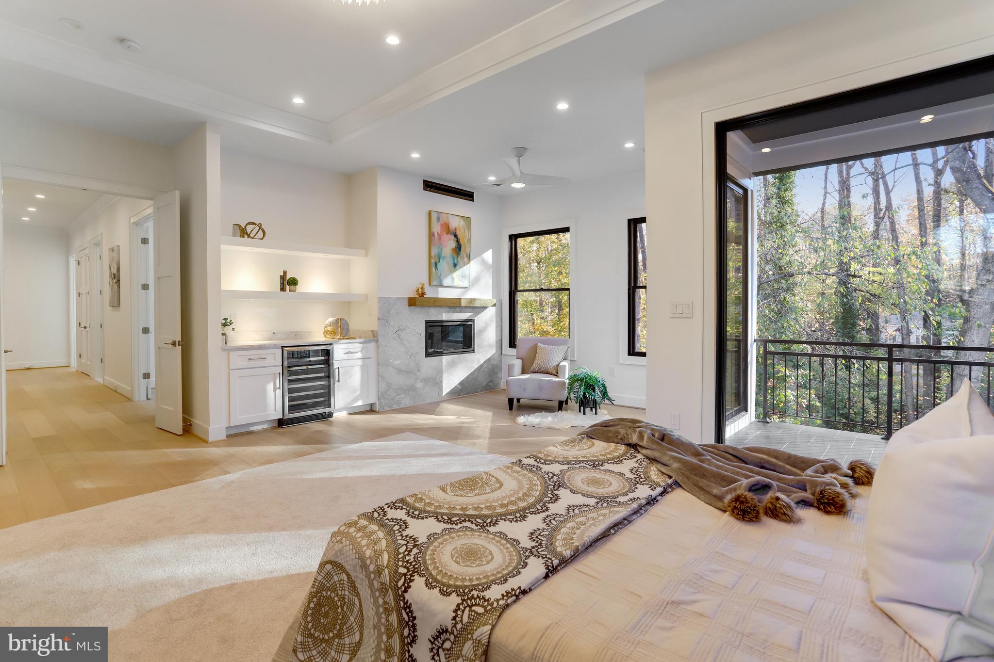 1564 Forest Villa LANE